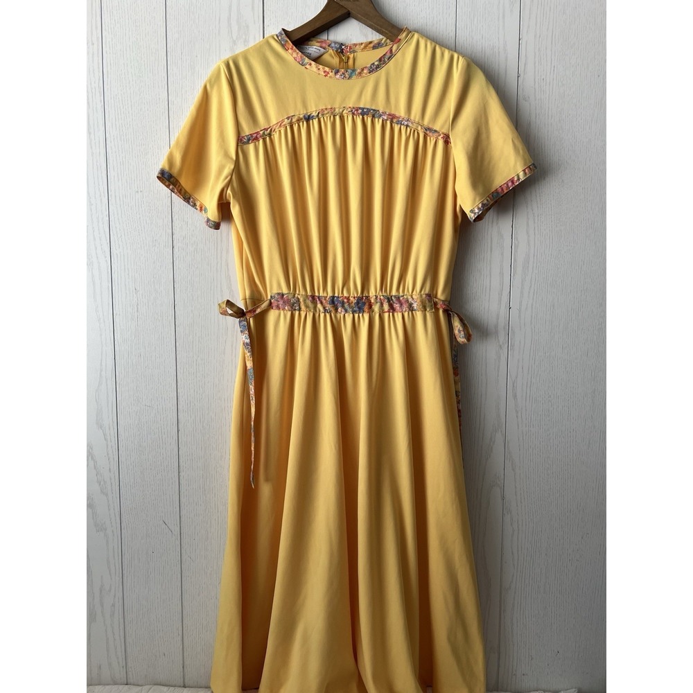 Vintage 70s JC Penny Yellow Dress Pin tucks Cottagecore Prairie Medium Midi